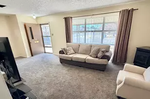 1922 Elmwood Ln, Pueblo, CO 81005 - Photo 9