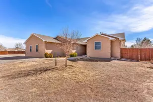 2064 Iris Rd, Pueblo, CO 81006 - Photo 1