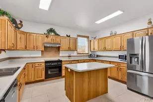 2064 Iris Rd, Pueblo, CO 81006 - Photo 9