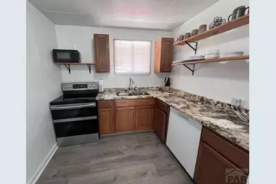 902 E 11th St, Pueblo, CO 81001 - Photo 5