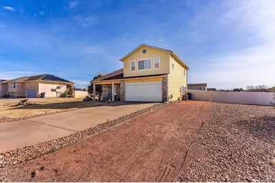 594 S Hook Dr, Pueblo West, CO 81007 - Photo 3