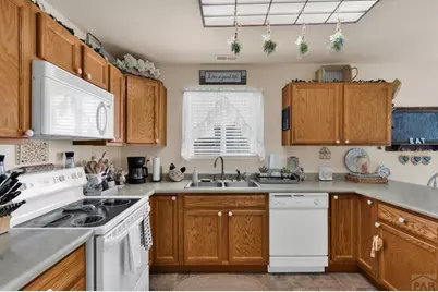 594 S Hook Dr, Pueblo West, CO 81007 - Photo 9