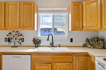 528 S Bellflower Dr, Pueblo West, CO 81007 - Photo 15