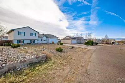 528 S Bellflower Dr, Pueblo West, CO 81007 - Photo 3