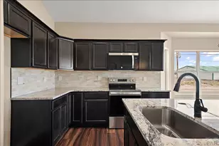 366 N Desert Cove Dr, Pueblo West, CO 81007 - Photo 11