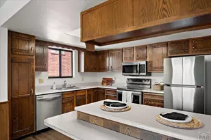 208 Starlite Dr, Pueblo, CO 81005 - Photo 9