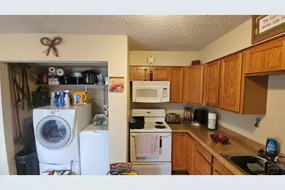 3908 Devonshire Lane, Pueblo, CO 81005 - Photo 5