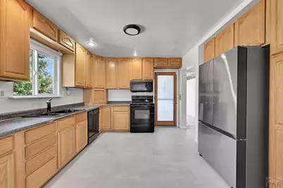 1015 E 3rd St, Pueblo, CO 81001 - Photo 9