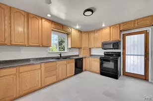 1015 E 3rd St, Pueblo, CO 81001 - Photo 11