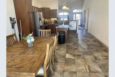 964 Peachcrest Dr, Pueblo, CO 81005 - Photo 7