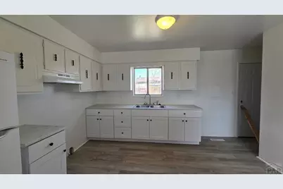 1929 E 12th St, Pueblo, CO 81001 - Photo 5