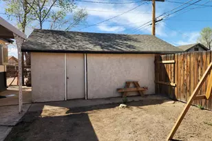 811 W 17th St, Pueblo, CO 81003 - Photo 5