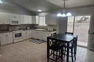 323-325 W Magpie Ln, Pueblo West, CO 81007 - Photo 5
