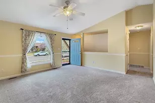 4900 Warbler Ct, Pueblo, CO 81008 - Photo 5