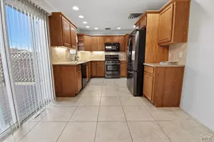 2130 Oakwood Ln, Pueblo, CO 81005 - Photo 7