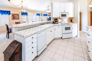 603 E Tanager Dr, Pueblo, CO 81007 - Photo 11