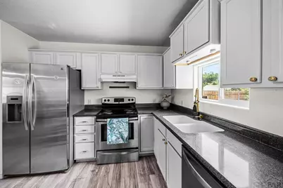 911 Candytuft Blvd, Pueblo, CO 81001 - Photo 5