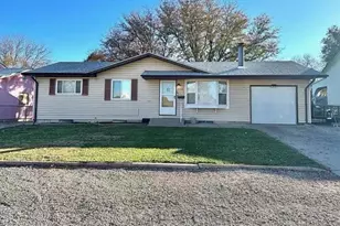 2126 Vinewood Ln, Pueblo, CO 81005 - Photo 1