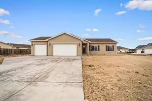 571 N Campbell Dr, Pueblo West, CO 81007 - Photo 27