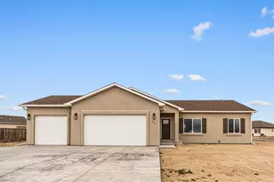571 N Campbell Dr, Pueblo West, CO 81007 - Photo 35