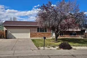 58 Briarwood Cir, Pueblo, CO 81005 - Photo 3