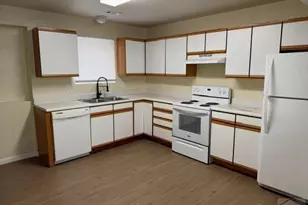 743-745 E Laporte Dr, Pueblo, CO 81007 - Photo 3