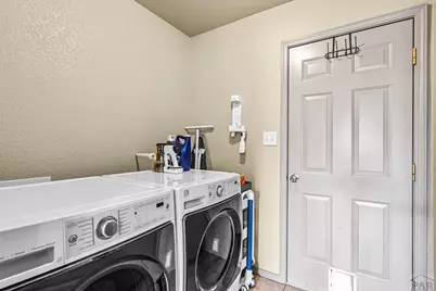 2403 Meadowlark Ln, Pueblo, CO 81008 - Photo 17