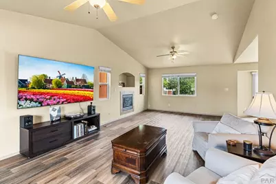 2403 Meadowlark Ln, Pueblo, CO 81008 - Photo 7