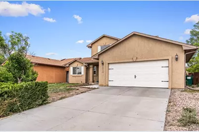 2403 Meadowlark Ln, Pueblo, CO 81008 - Photo 3