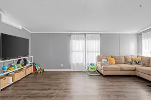 2519 E 10th St, Pueblo, CO 81001 - Photo 13