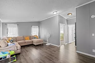 2519 E 10th St, Pueblo, CO 81001 - Photo 9