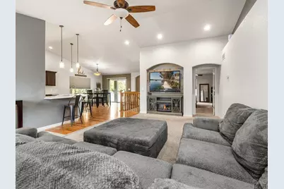 5114 Lynn Meadows Dr, Pueblo, CO 81005 - Photo 11