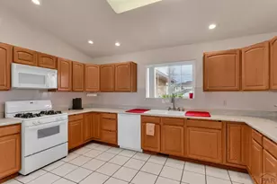 8 Pasadena Dr, Pueblo, CO 81005 - Photo 5