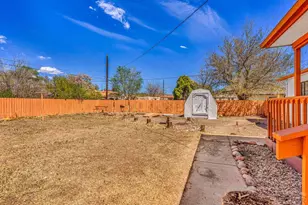 1121 Catalpa St, Pueblo, CO 81001 - Photo 31