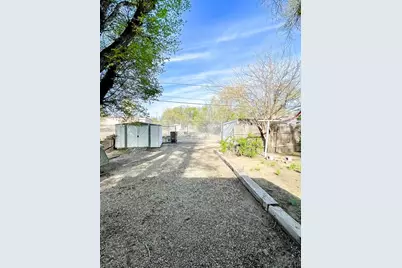 208 Lewis Ave, La Junta, CO 81050 - Photo 5