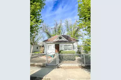 208 Lewis Ave, La Junta, CO 81050 - Photo 1