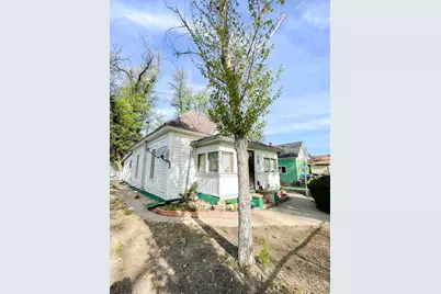 208 Lewis Ave, La Junta, CO 81050 - Photo 3