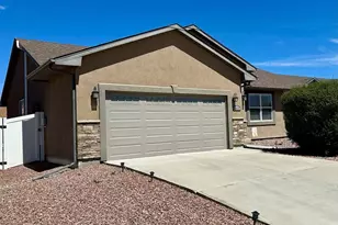 2321 Meadowlark Ln, Pueblo, CO 81008 - Photo 3