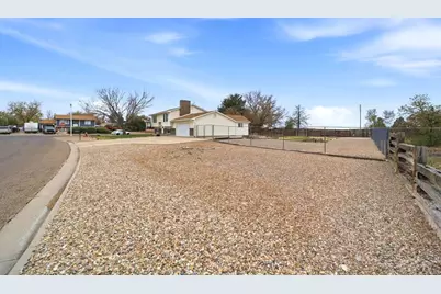 1722 Lincoln Ave, La Junta, CO 81050 - Photo 5