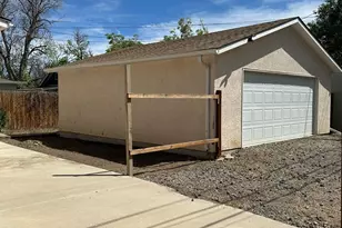 410 W 25th St, Pueblo, CO 81003 - Photo 5