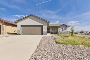5508 Mark Twain Ln, Pueblo, CO 81008 - Photo 3