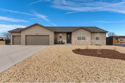 805 N Monarch Dr, Pueblo West, CO 81007 - Photo 1
