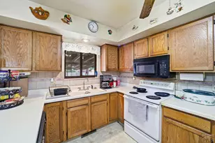 1826 E 3rd St, Pueblo, CO 81001 - Photo 21