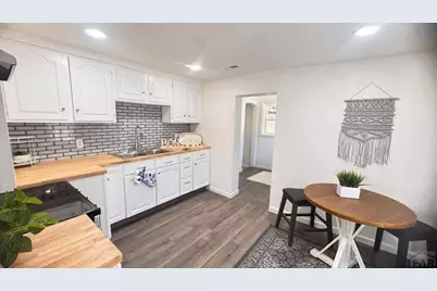 1004 W 18th St, Pueblo, CO 81003 - Photo 3