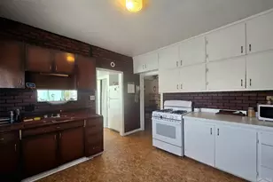 658 St Vrain Ave, Las Animas, CO 81054 - Photo 5