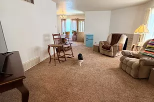 142 Douglas Ln, Pueblo, CO 81001 - Photo 7