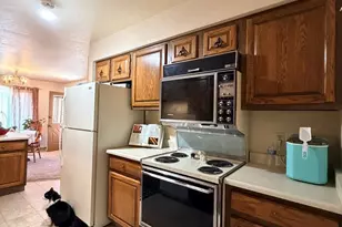 142 Douglas Ln, Pueblo, CO 81001 - Photo 13