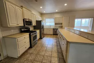 6055 Pine Bluff Dr, Pueblo, CO 81004 - Photo 5