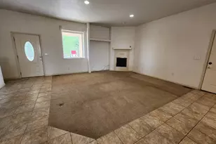6055 Pine Bluff Dr, Pueblo, CO 81004 - Photo 3