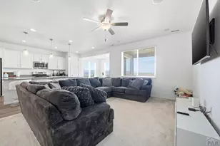 2213 Sunrise Ln, Pueblo, CO 81008 - Photo 5